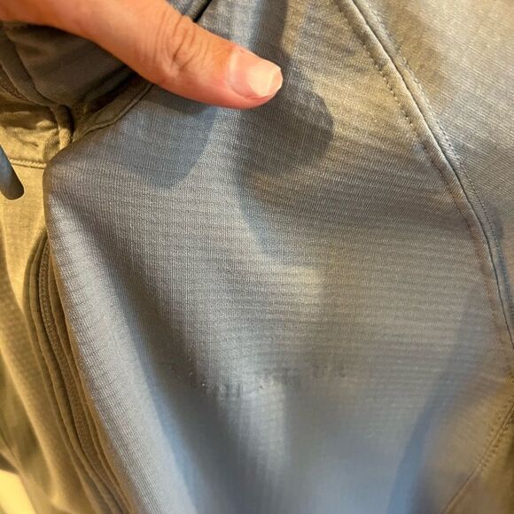 The North Face Light Gray Pullover - Picture 3 of 4